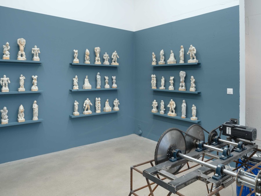 Exhibition view, Christian Gonzenbach, La Plonge, Galerie Heinzer Reszler, 2021-2022. Courtesy of the artist and Heinzer Reszler gallery.