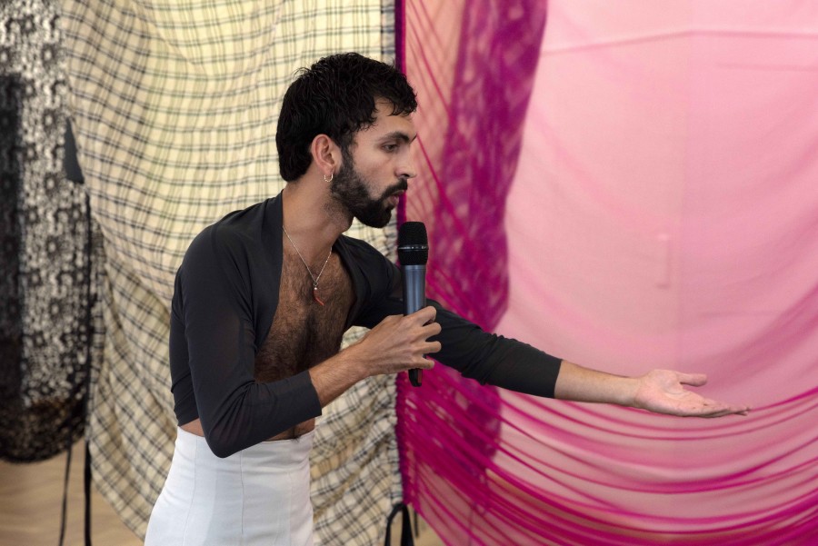 Mario Espinoza, Performance 24 June 2022, Krone Couronne. Credit photos: © James Bantone