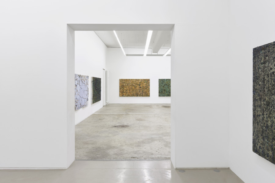 Exhibition view, Patrick Rohner, Massenbewegungen, Galerie Mark Müller, 2022.