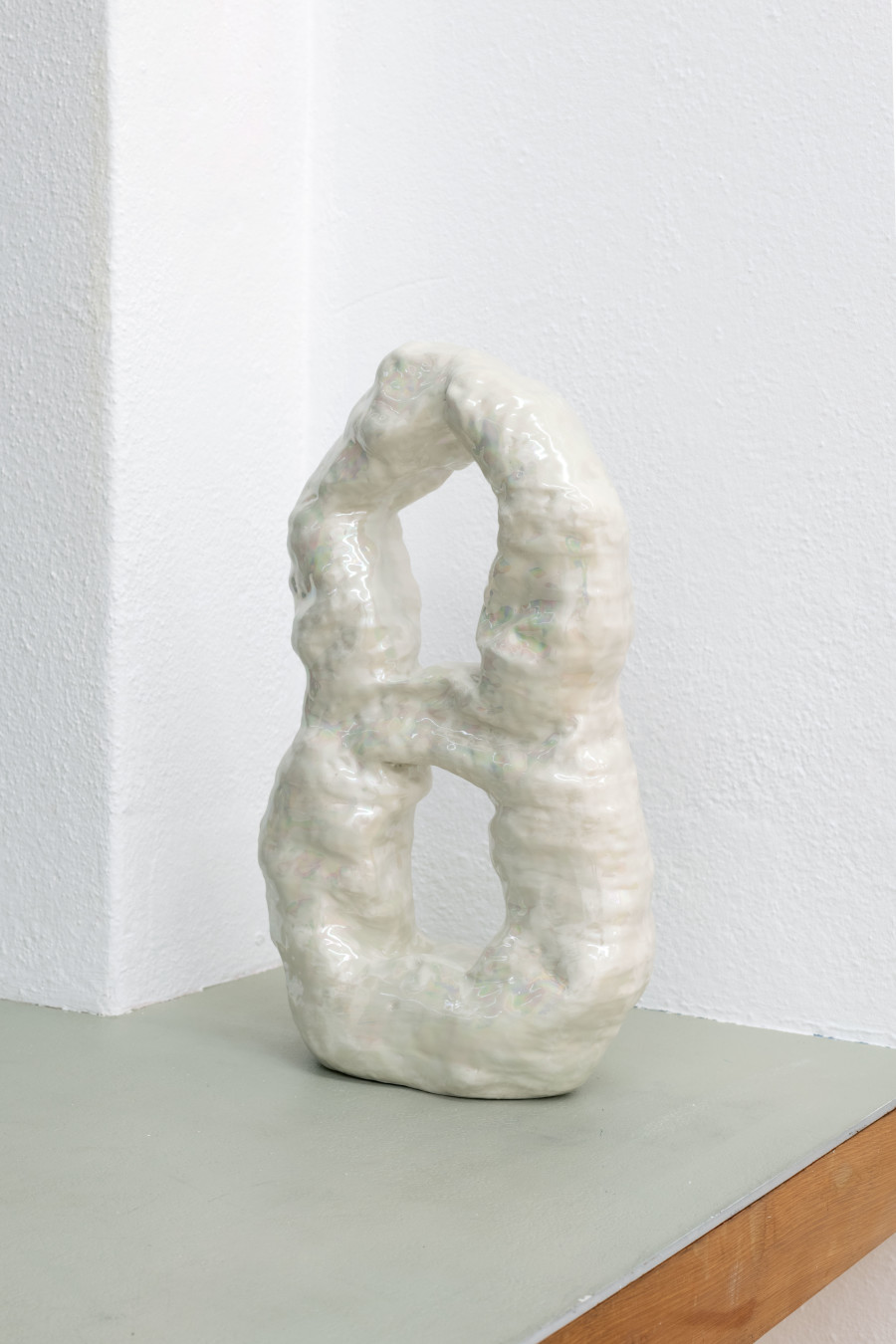 Barbara Kapusta, 8 (upright), 2018,  Porcelain, transparent glaze, and iridescent lustre, 53 × 32 × 10 cm