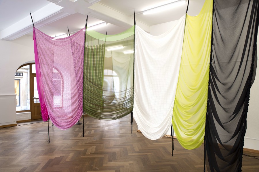 Lara Dâmaso, Echo chambers, 2022. Multimedia installation, curtains, 3-channel sound installation with performances. With the collaboration of Blanca Bianchi. Credit photo: © James Bantone