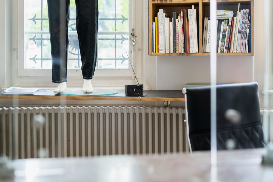 Exhibition view, Simnikiwe Buhlungu, *dissonated underings [hic!], after-happenings and khuayarings (sithi “ahhhh!”), Kunsthalle Bern, 2022 Photo: Gunnar Meier