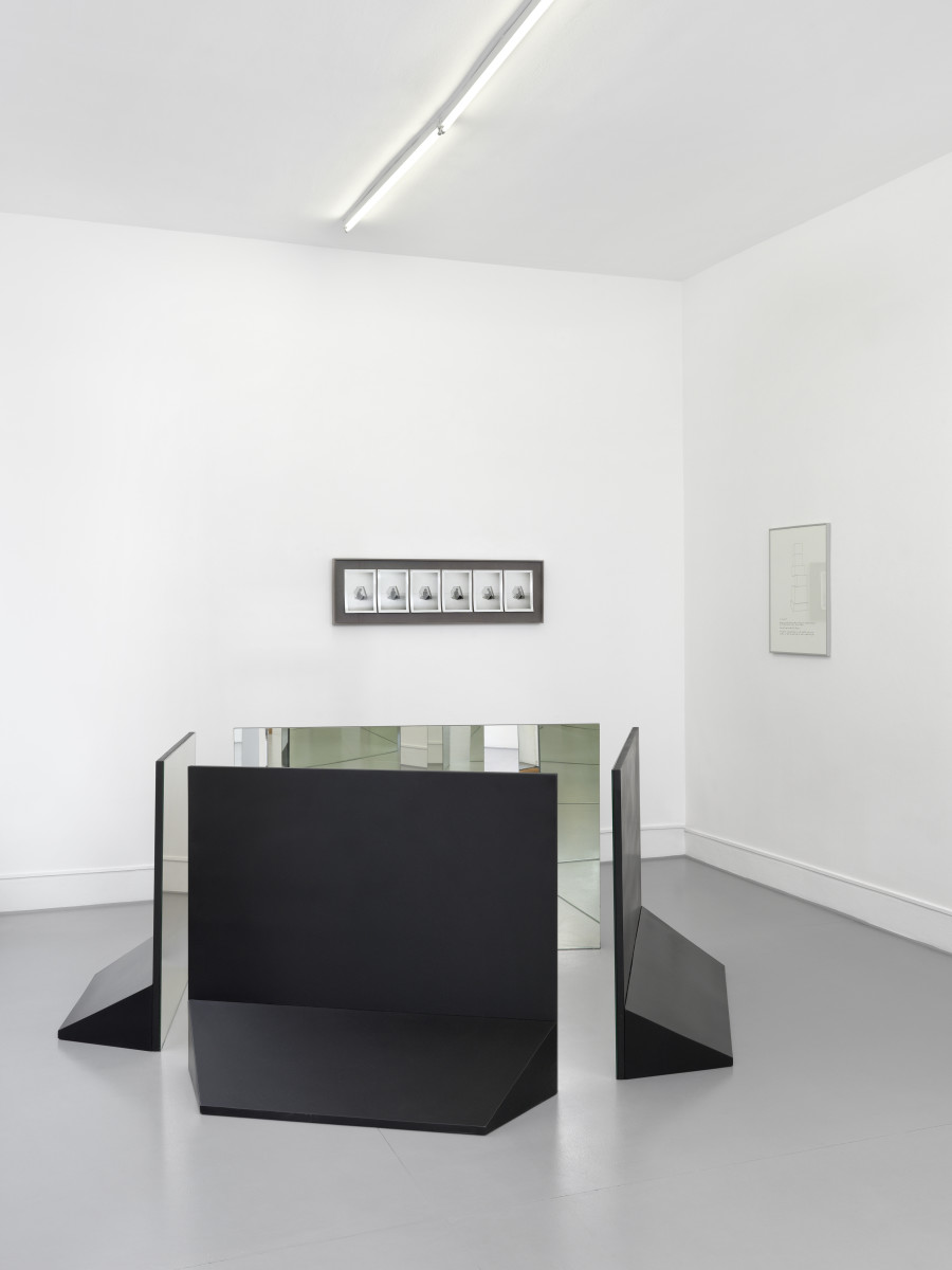 Installation view, Quentin Lefranc, Amorce(s), Galerie Joy de Rouvre, 2022. Photo: Annik Wetter
